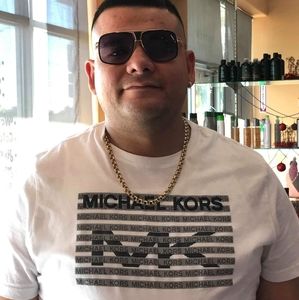 Meet your Posher, Alan